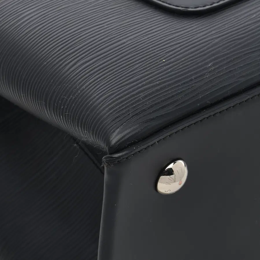 路易威登Epi Cleaver MM