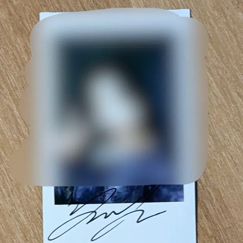Buy LOONA Signed albums, Rare photocards on Bunjang!