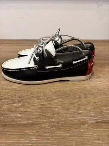 REGAL 스탠다드 모카신 데크 슈즈 블랙/화이트