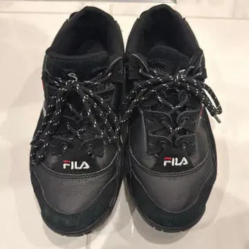 FILA 블랙 스니커즈 한국 한정판