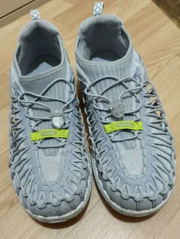 킨 KEEN 유니크 샌들 27cm