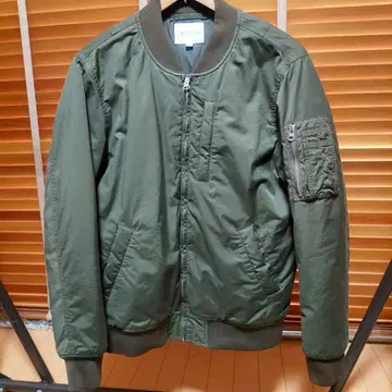 새상품급 URBAN RESEARCH MA-1 L 올리브 그린 프리마로프트