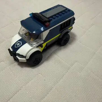 LEGO 경찰 차량과 미니 피규어 세트 정품