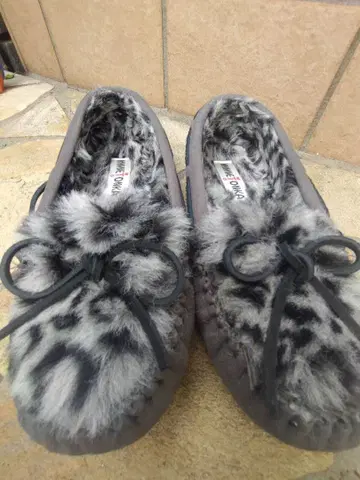 MINNETONKA 그레이 레오파드 모카신 8