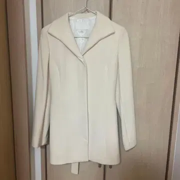 NATURAL BEAUTY 아이보리 피 코트 M 사이즈