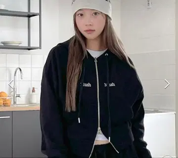 Muahmuah 후드티 크롭 블랙