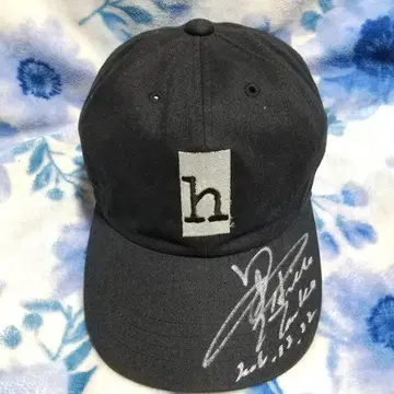 Taylor Made 사인 포함 블랙 캡 h 자수