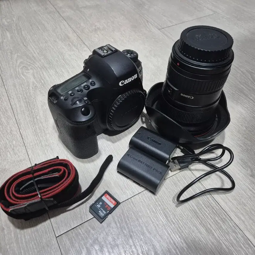 캐논 6D Mark II + EF 16-35mm F2.8 II 렌즈