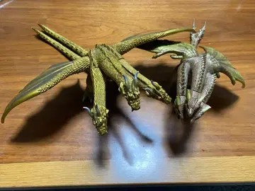 킹 기드라 44cm, 38cm 2체