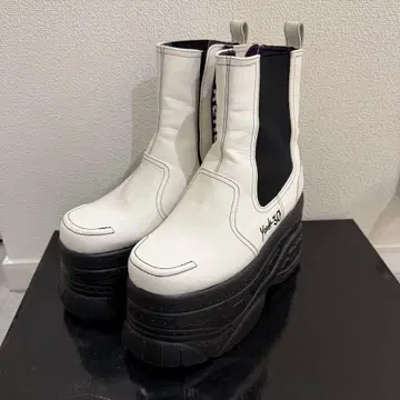 yosuke 통굽 부츠 화이트 블랙