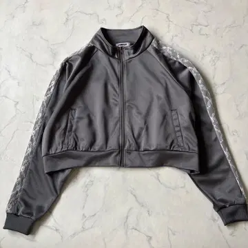 PUNYUS 푸뉴즈 레이스 라인 크롭 저지 카키 그레이 7010