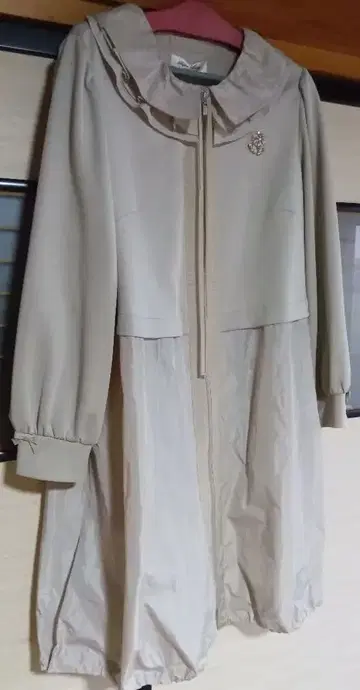 새상품 슈퍼뷰티 44사이즈 스프링 코트 베이지