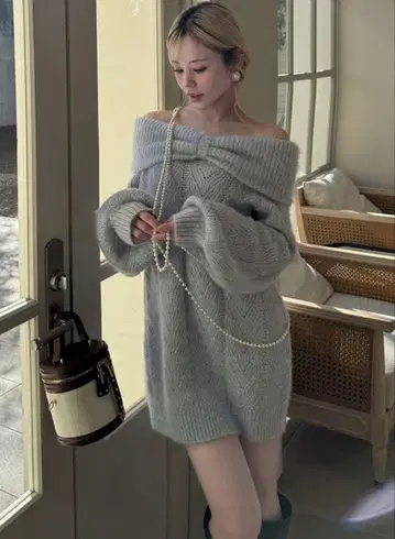 ROYAL PARTY 빅 리본 오프숄더 니트 미니 원피스