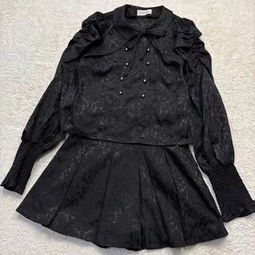 새상품급 BUBBLES 버블스 자카드 셋업 블라우스 미니 스커트