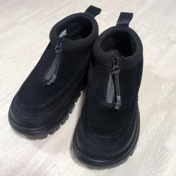 SHAKA 지퍼 모카신