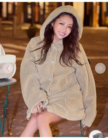 Rady 비쥬 버튼 부착 보아 아우터