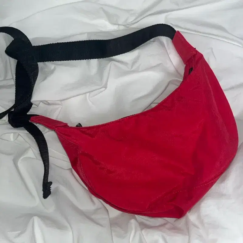 BAGGU 크레센트백 캔디애플 스몰