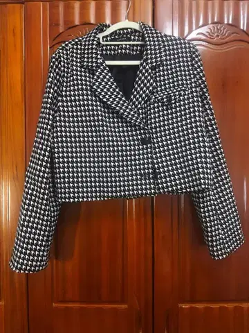 크롭 테일러드 자켓 블랙 화이트