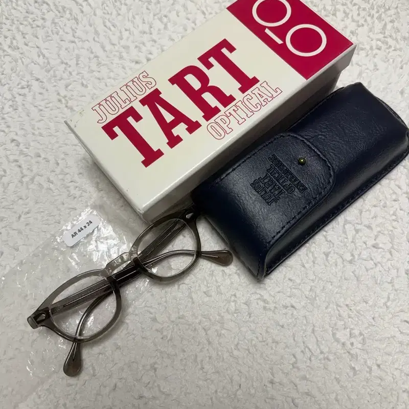 JTO 줄리어스타르트 옵티컬 AR 44-24 팝니다