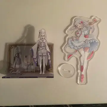 에밀리아 아크릴 스탠드