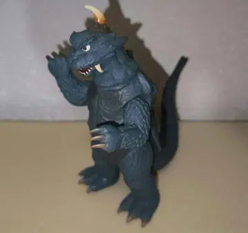 반다이 고메스 소프트 비닐