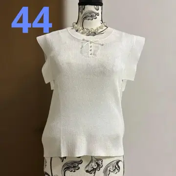 슈퍼 뷰티 44 택 포함 새상품 가슴 펄 디자인 프렌치 소매 니트