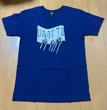 UNDEFEATED T셔츠