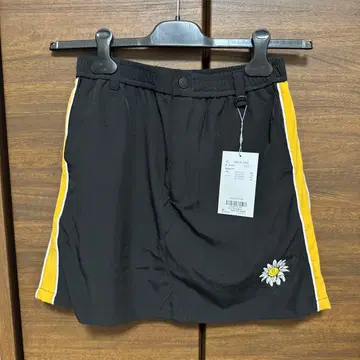 새상품 가격 인하 Russeluno 러셀노 꽃 자수 스커트