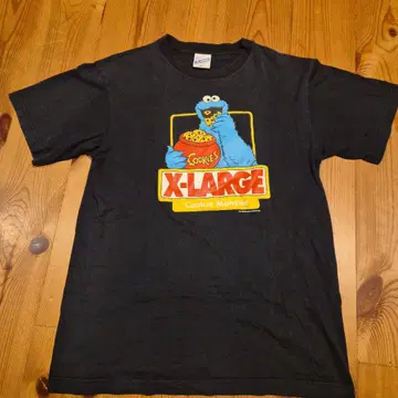 X-LARGE 쿠키몬스터 T셔츠 M사이즈