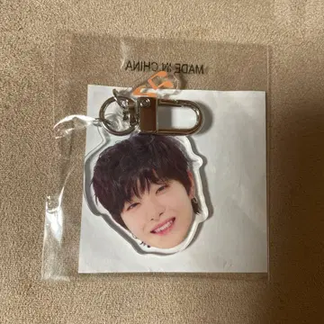TREASURE 지훈 얼굴 아크릴 키링