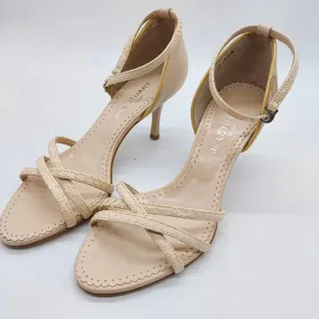 새상품급 질 스튜어트 슈 하이힐 베이지 22.5cm