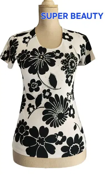 매우 새상품급 SUPER BEAUTY 비쥬 장식 니트 스웨터 화이트