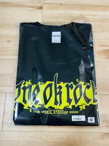 [ 미개봉 새상품 ] ONE OK ROCK 티셔츠 C 2026 M 원오크