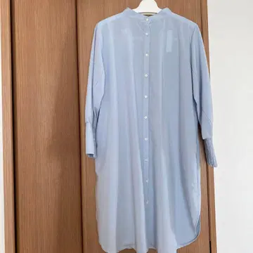 147 이치욘나나 라이트 블루 긴팔 셔츠 원피스 무릎 기장 원피스