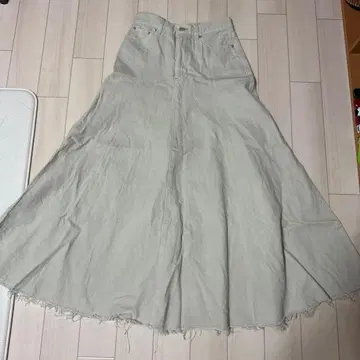 리사이클 코튼 베이지 플레어 스커트