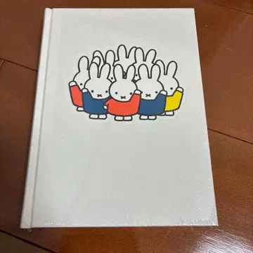 미피 전시 공식 도록