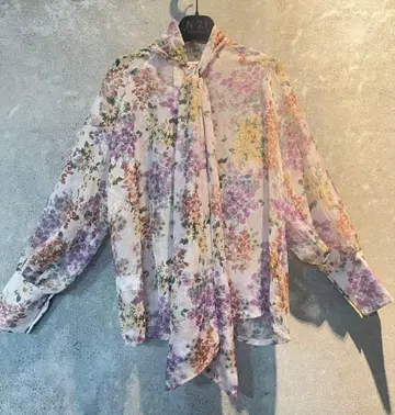 이탈리아 Royal 로얄 꽃무늬 리본 포함 블라우스 M