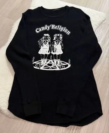 캔디 스트리퍼 Candy Stripper 롱T 블랙