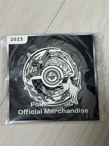 포켓몬 GO 2025. GO 페스티벌 공식 핀 배지 [화이트. 블랙큐렘]