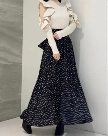 SNIDEL 프릴 니트 도킹 원피스