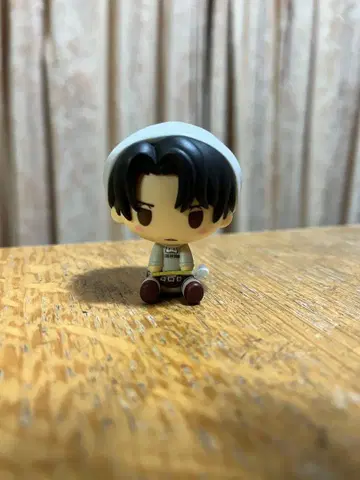 진격의 거인 제일복권 쵸코놋코 시크릿 리바이 병장 청소