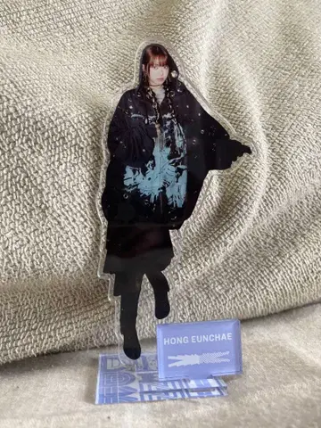 르세라핌(LE SSERAFIM) 은채 아크릴 스탠드 DIFFERENT