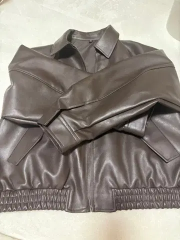 GU 인조 가죽 탄력 해링턴 자켓 브라운