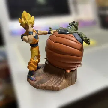 드래곤볼 손오공 셀 피규어