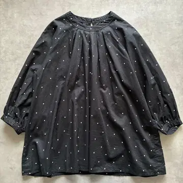 새상품급 어반 리서치 도어스 도트 블라우스