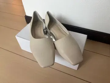 베이지 플랫슈즈 M