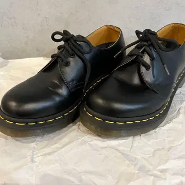 새상품급 ] 닥터마틴 1461 3홀 UK5(24cm) 정품 인솔 포함