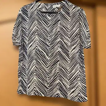 Kiwako 네이비 화이트 반팔 티셔츠