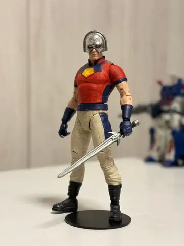 맥팔렌토이즈 DC 멀티버스 피스메이커 피규어