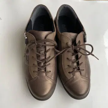 여성용 브론즈 가죽 신발